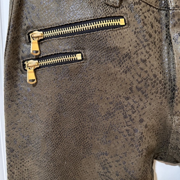 Zara Basic NWT Zip Ankle Skinny Coated Jeans in Olive Snake Print - Picture 2 of 3